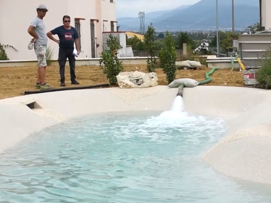 Video di realizzazione di una piscina naturale Biodesign
